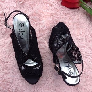 DEB PEEP-TOE PLATFORM SLINGBACK BLACK LACE SIZE 9